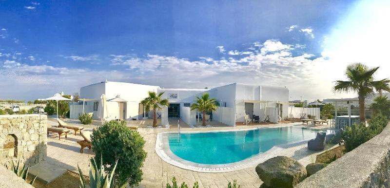 Queen Boutique Suites Mykonos Town Exterior foto